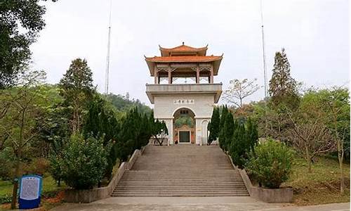 鳌峰坊历史文化街区,鳌峰公园入口处建设军史长廊