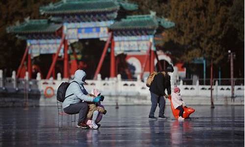 卧龙山滑雪场_北京卧龙公园滑冰